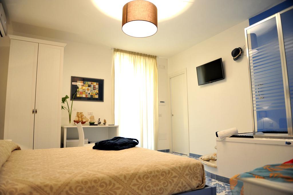 Hotel Il Leone Di Mare Procida Camera foto